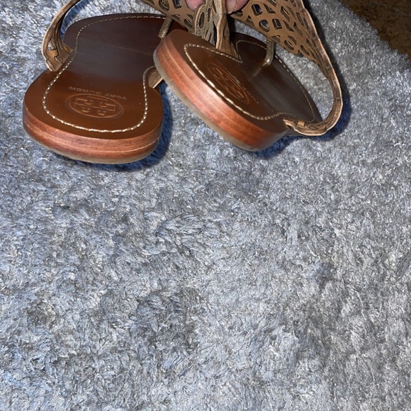 Tory Burch leather sandals gold crackle circle geometric design wide vamp 8 - Picture 5 of 5